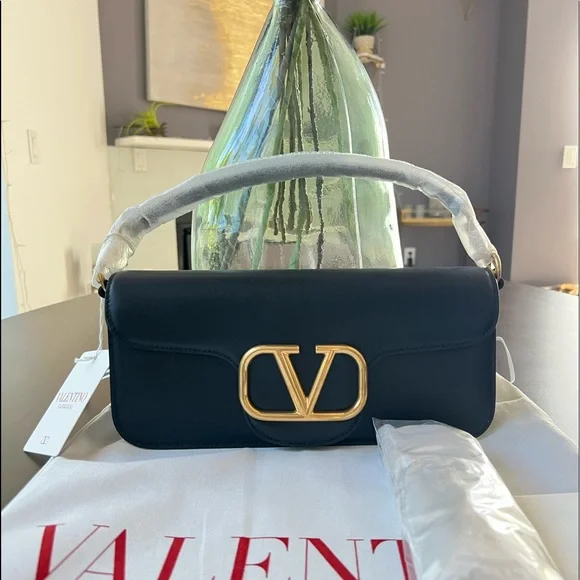 ❌❌SOLD! NWT Valentino Loco VLogo Long Black Leather Shoulder Bag - Picture 4 of 9